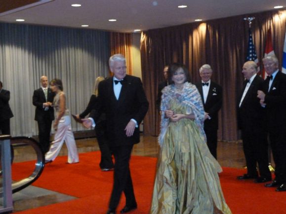 Общество, Журналисты обнаружили связь жены исландского президента с офшорной компанией | Журналисты обнаружили связь жены исландского президента с офшорной компанией