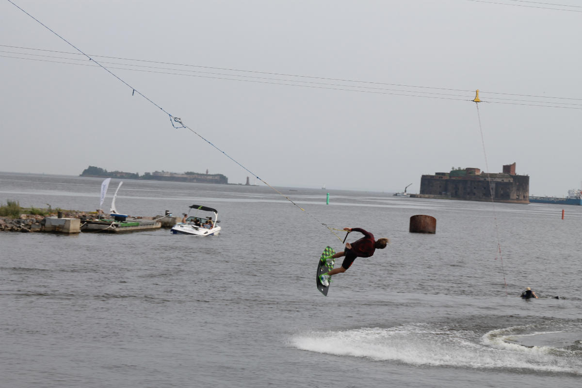 Кабельный вейкборд в форте «Константин»